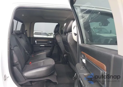 2015 Ram 1500 Laramie z USA, uszkodzony, nr VIN 1C6RR7NM8FS747741